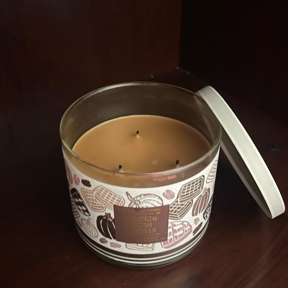 Pumpkin Pecan Waffles Bath & Body Works 3-Wick Candle - Picture 1 of 3